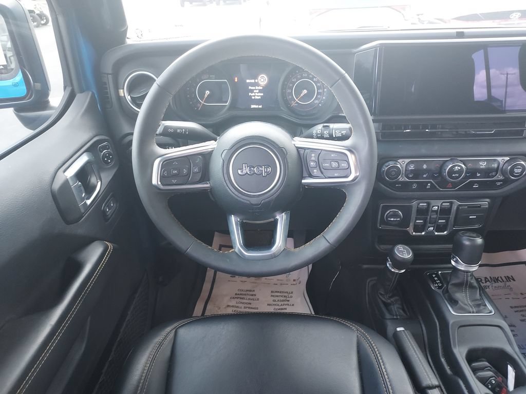 Used 2024 Jeep Wrangler Unlimited Sahara AWD/4WD image 16
