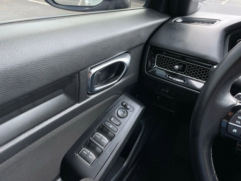 Certified 2025 Honda Civic Sport image 22