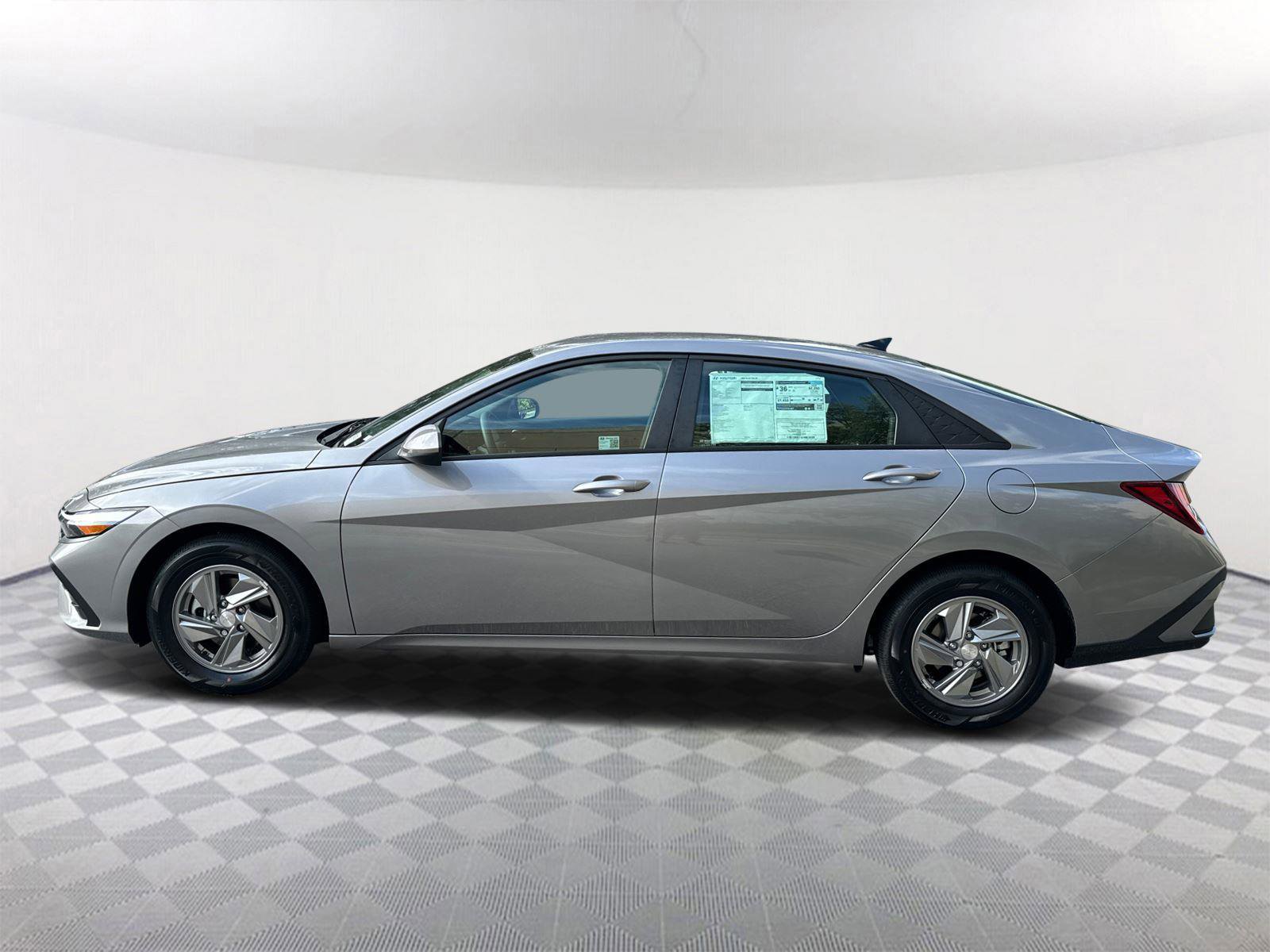 New 2025 Hyundai Elantra SE image 8