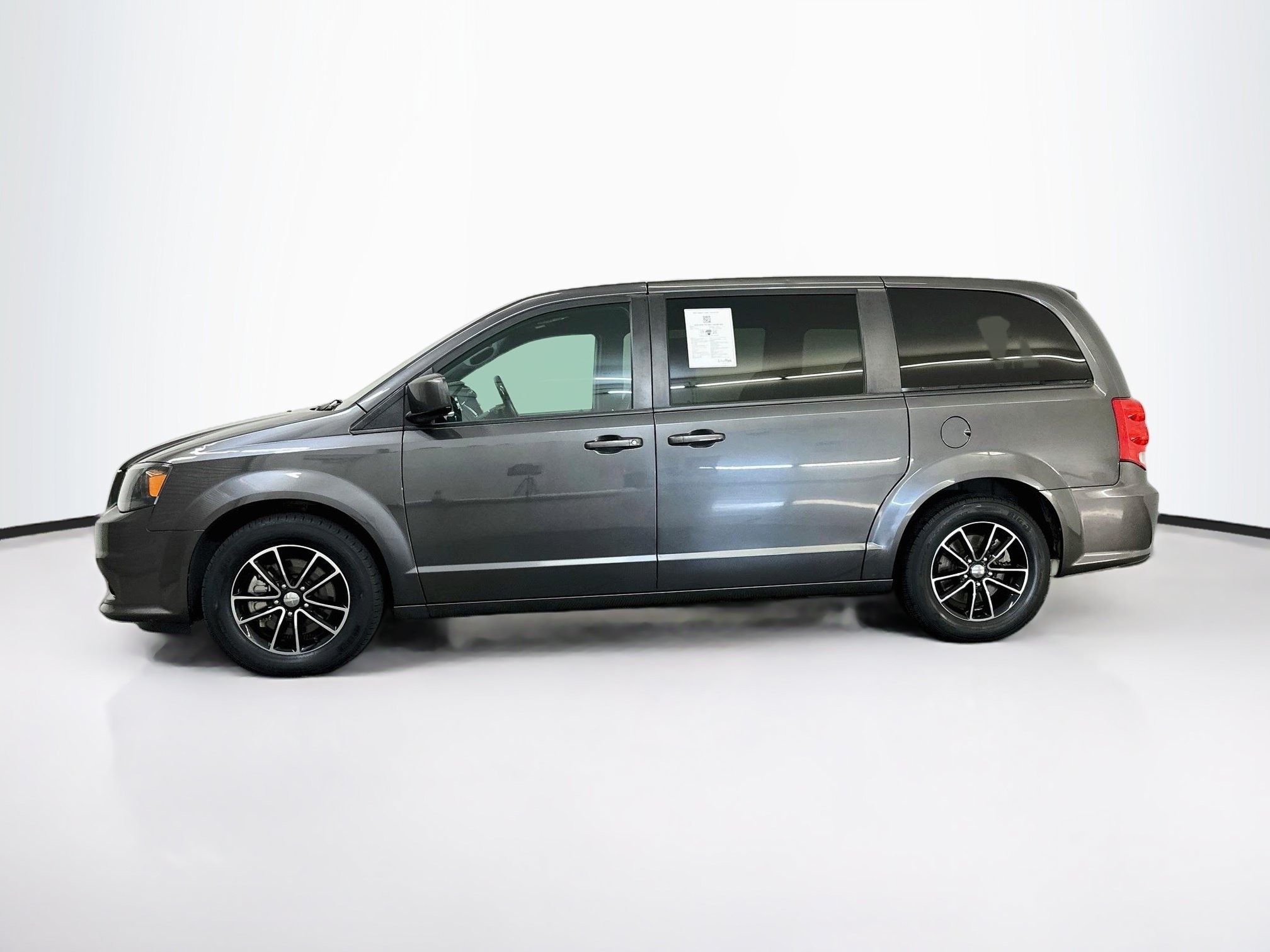 Used 2018 Dodge Grand Caravan GT FWD image 4