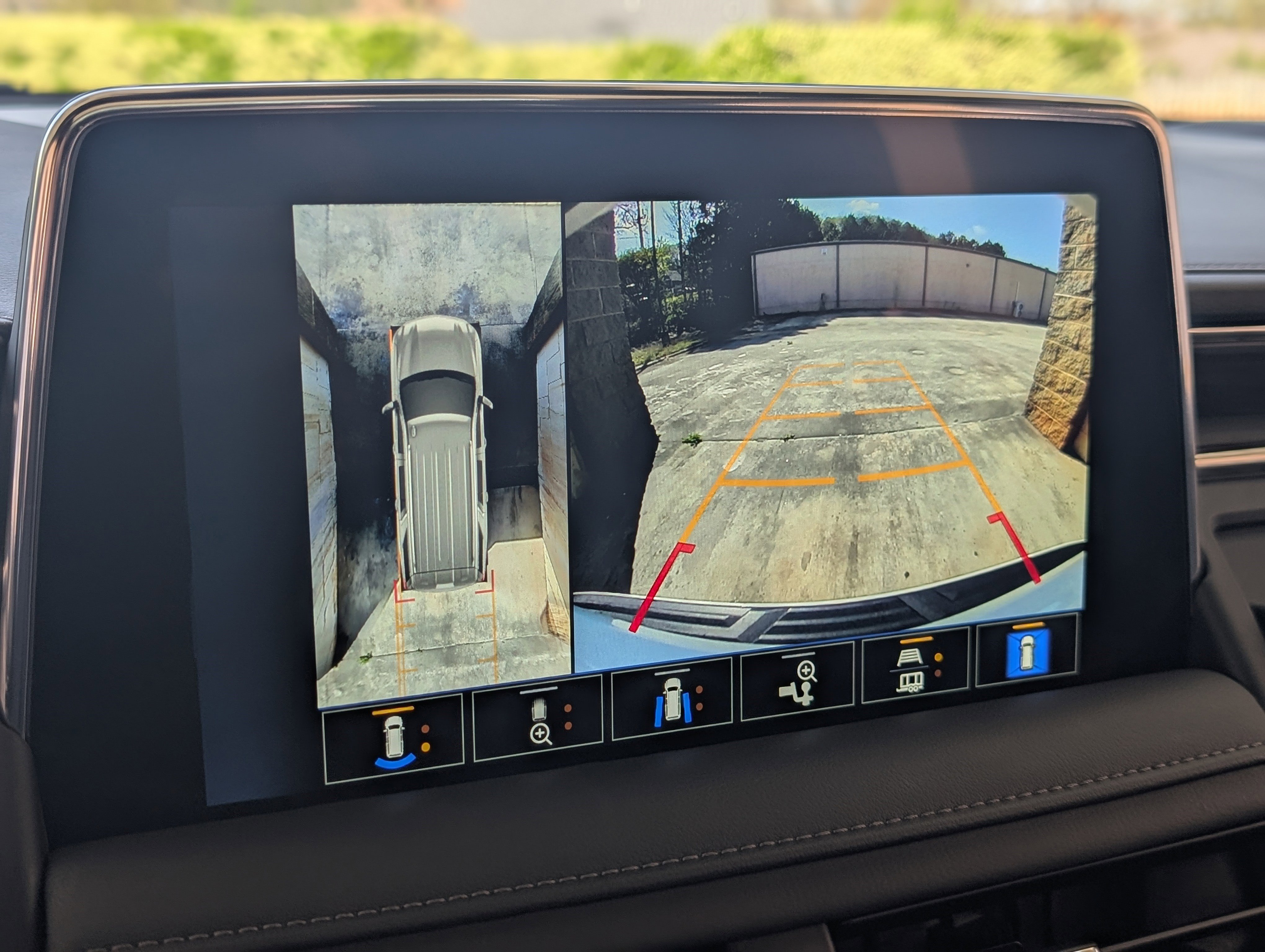 Used 2024 Chevrolet Tahoe Z71 w/ Z71 Off-Road Package image 29