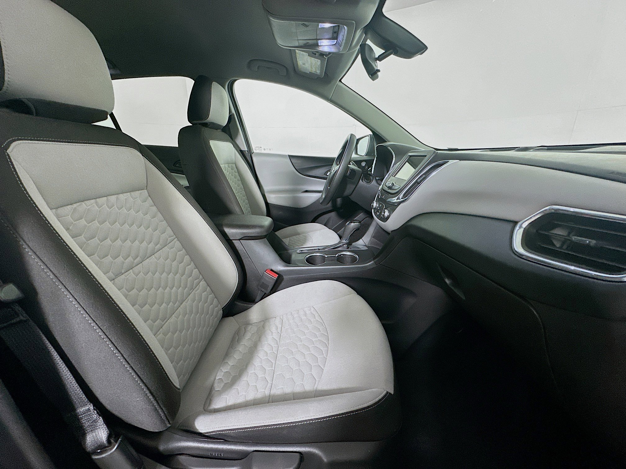 Used 2019 Chevrolet Equinox LS w/ LS Convenience Package image 30