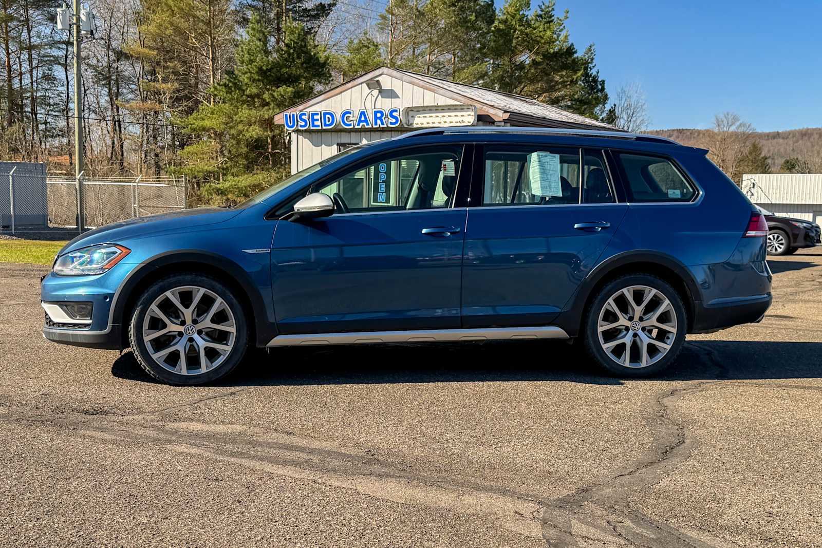 Used 2019 Volkswagen Golf Alltrack SE image 6