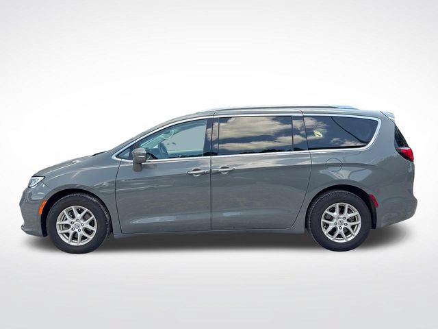 Used 2021 Chrysler Pacifica Touring-L FWD image 2