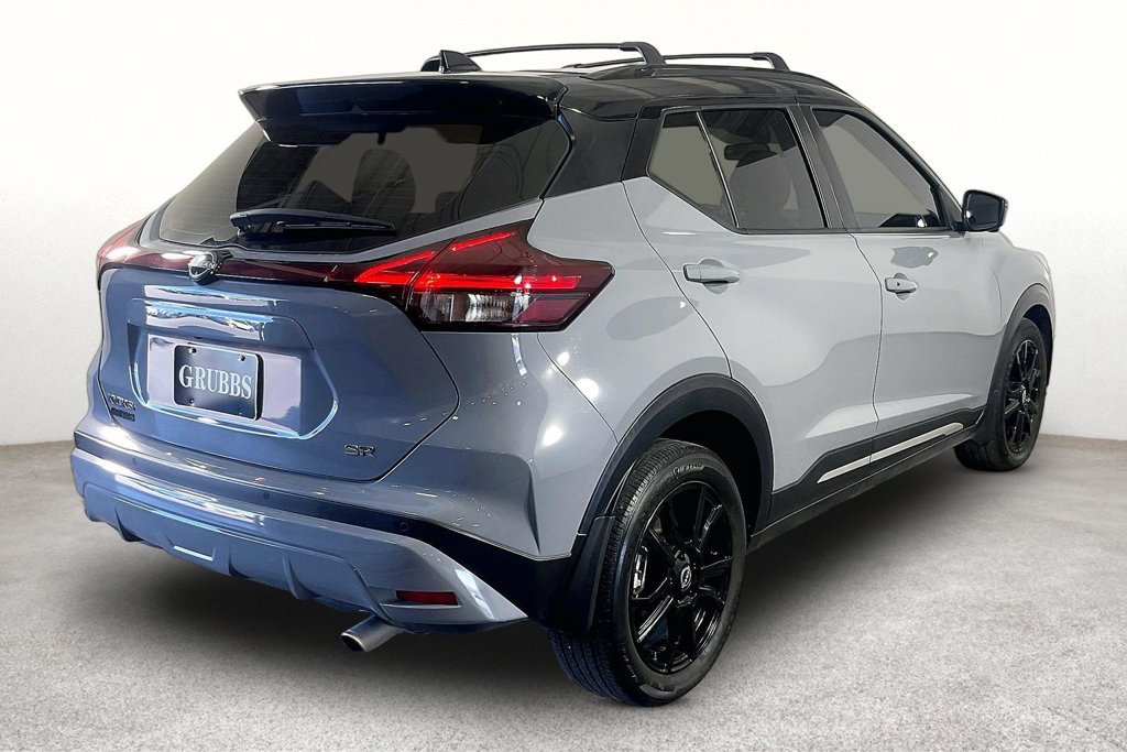 Used 2024 Nissan Kicks SR w/ SR Premium Package FWD image 2