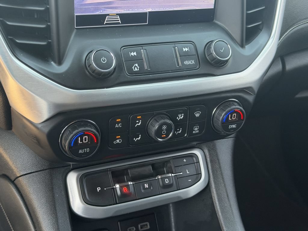 Used 2020 GMC Acadia SLE w/ Driver Convenience Package FWD image 19