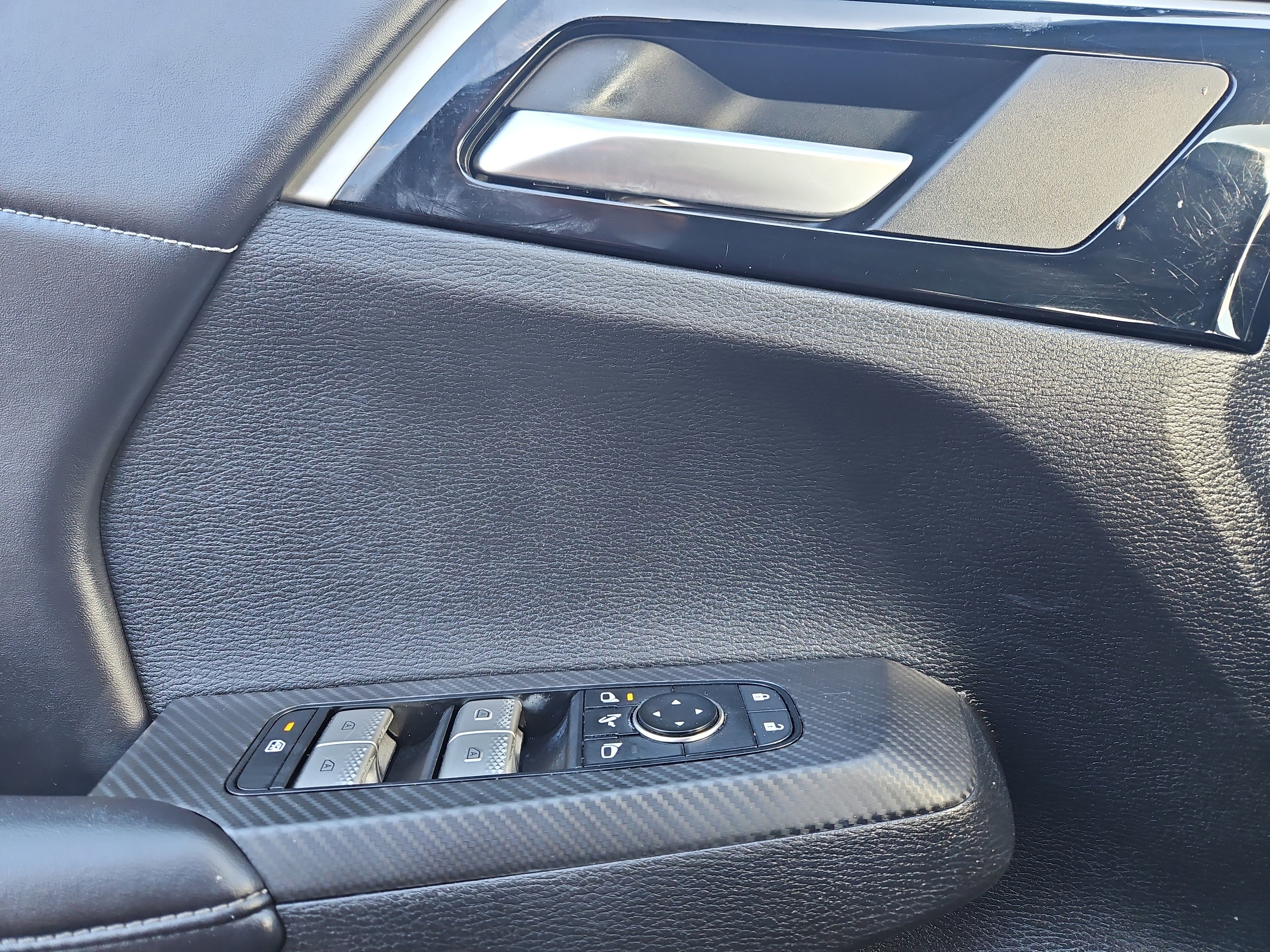 Used 2023 Mitsubishi Outlander SE image 7