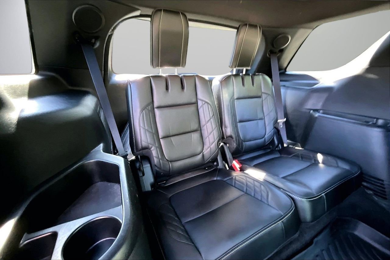 Used 2018 Ford Explorer Platinum AWD/4WD image 26