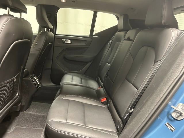 Used 2025 Volvo XC40 B5 Core AWD/4WD image 12