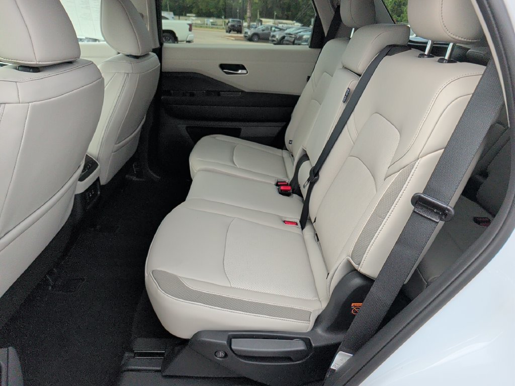 New 2026 Nissan Pathfinder SL FWD image 33
