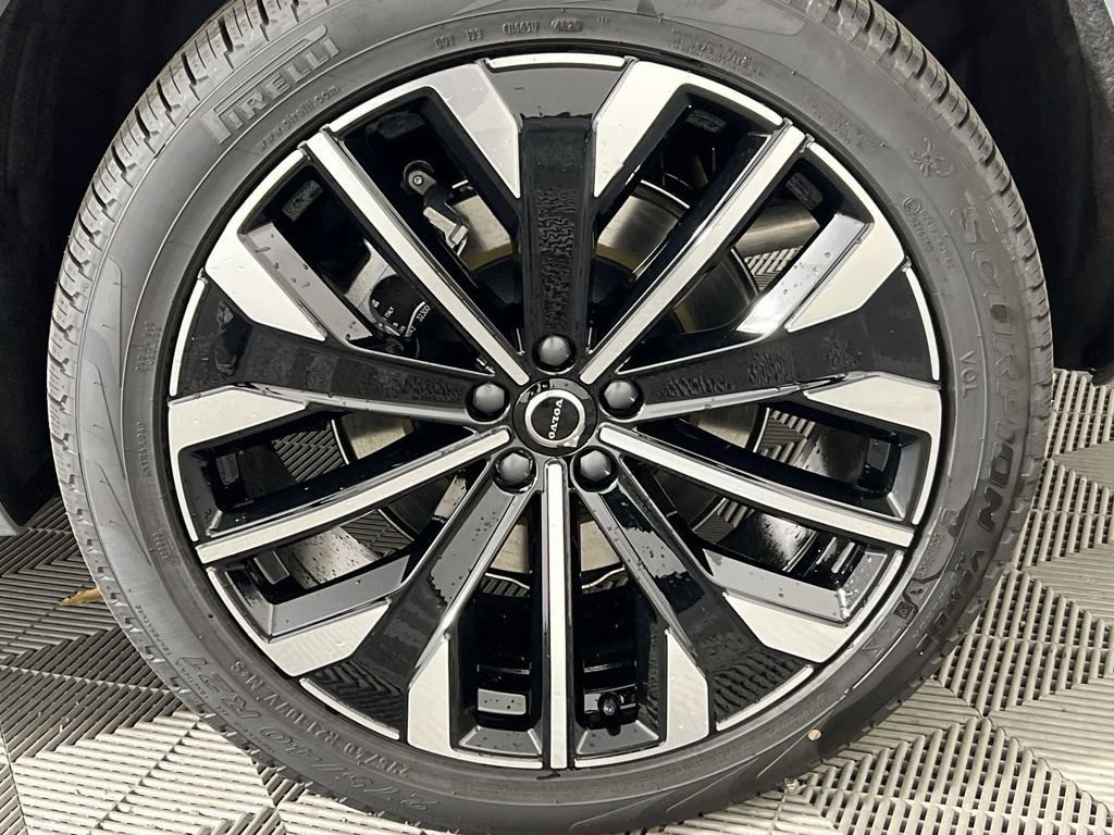 New 2026 Volvo XC90 T8 Ultra w/ Protection Package Premier image 16
