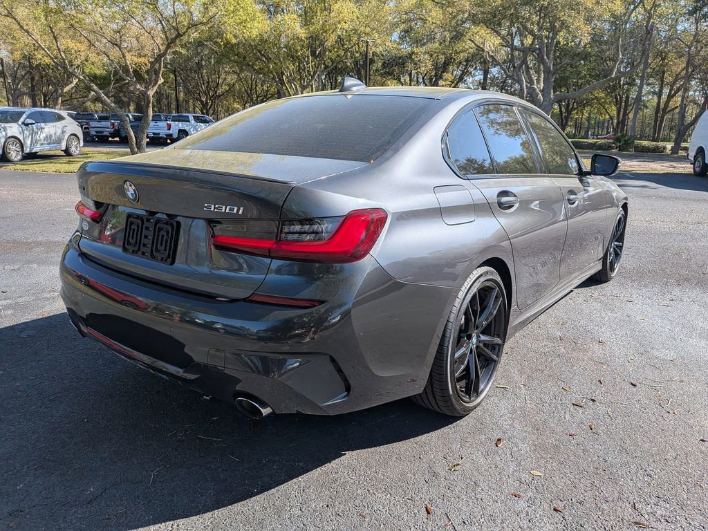 Used 2022 BMW 330i xDrive Sedan w/ M Sport Package image 4