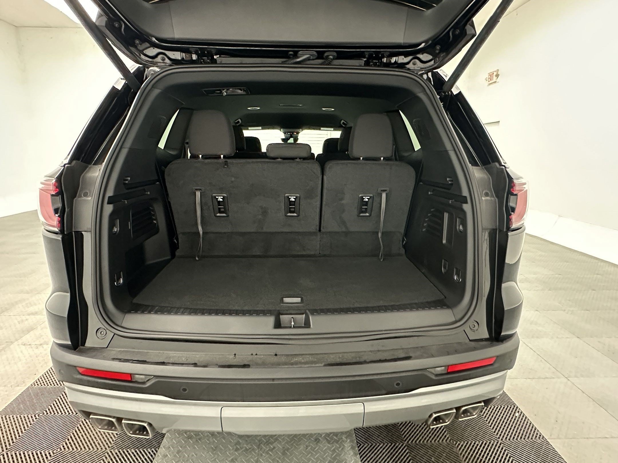 Certified 2026 GMC Acadia Elevation AWD/4WD image 25