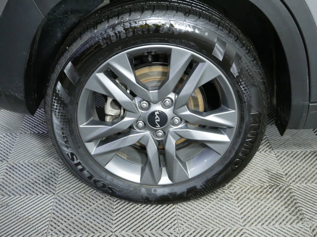 Certified 2023 Kia Seltos S image 11