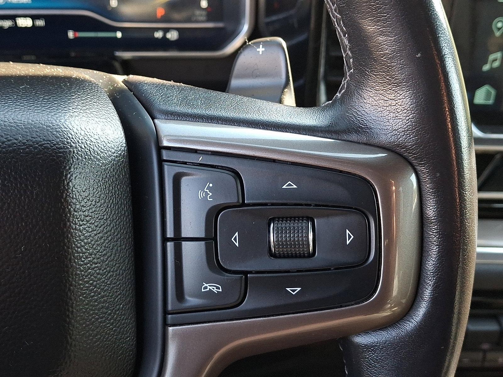 Used 2022 Chevrolet Silverado 1500 High Country w/ Technology Package image 22