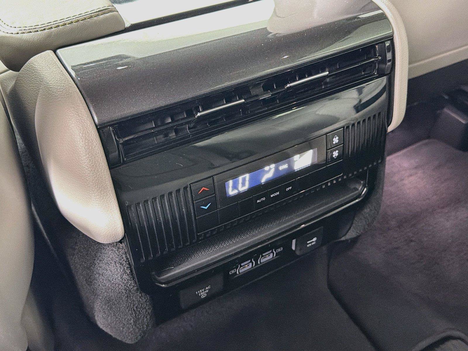 Used 2022 Jeep Wagoneer Series I AWD/4WD image 29