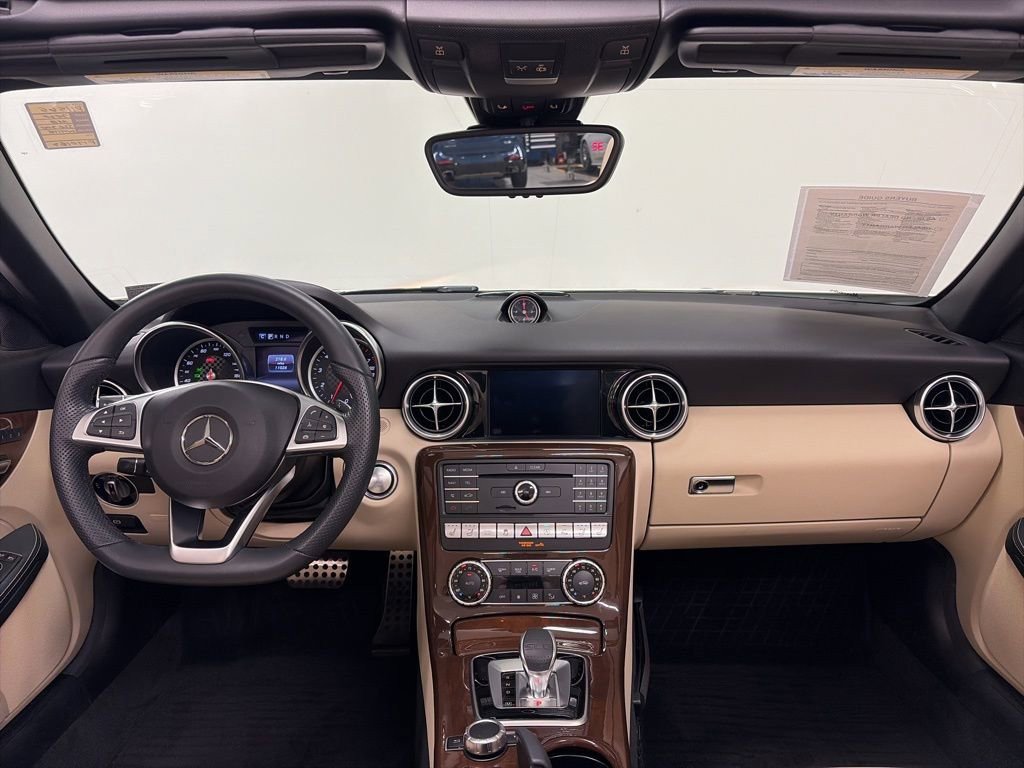 Used 2020 Mercedes-Benz SLC 300 image 3