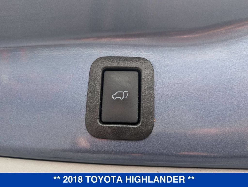 Used 2018 Toyota Highlander XLE w/ Carpet Mat Package (TMS) AWD/4WD image 32