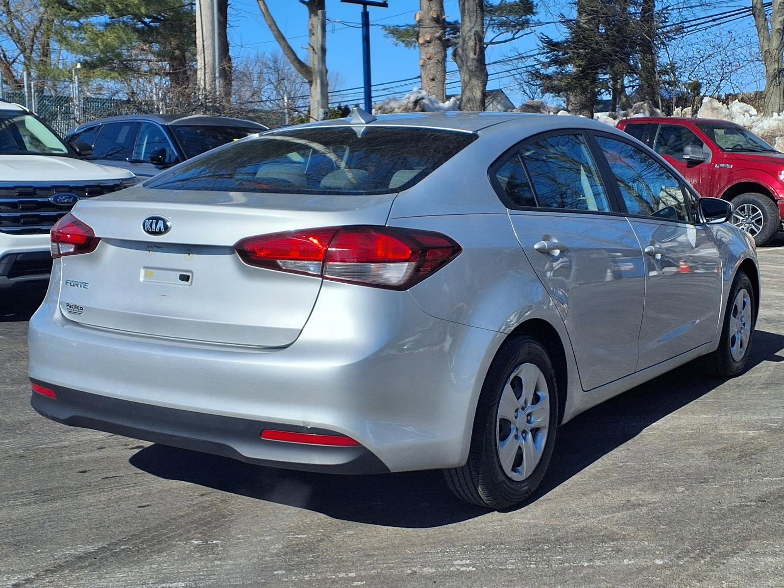 Used 2018 Kia Forte LX FWD image 3