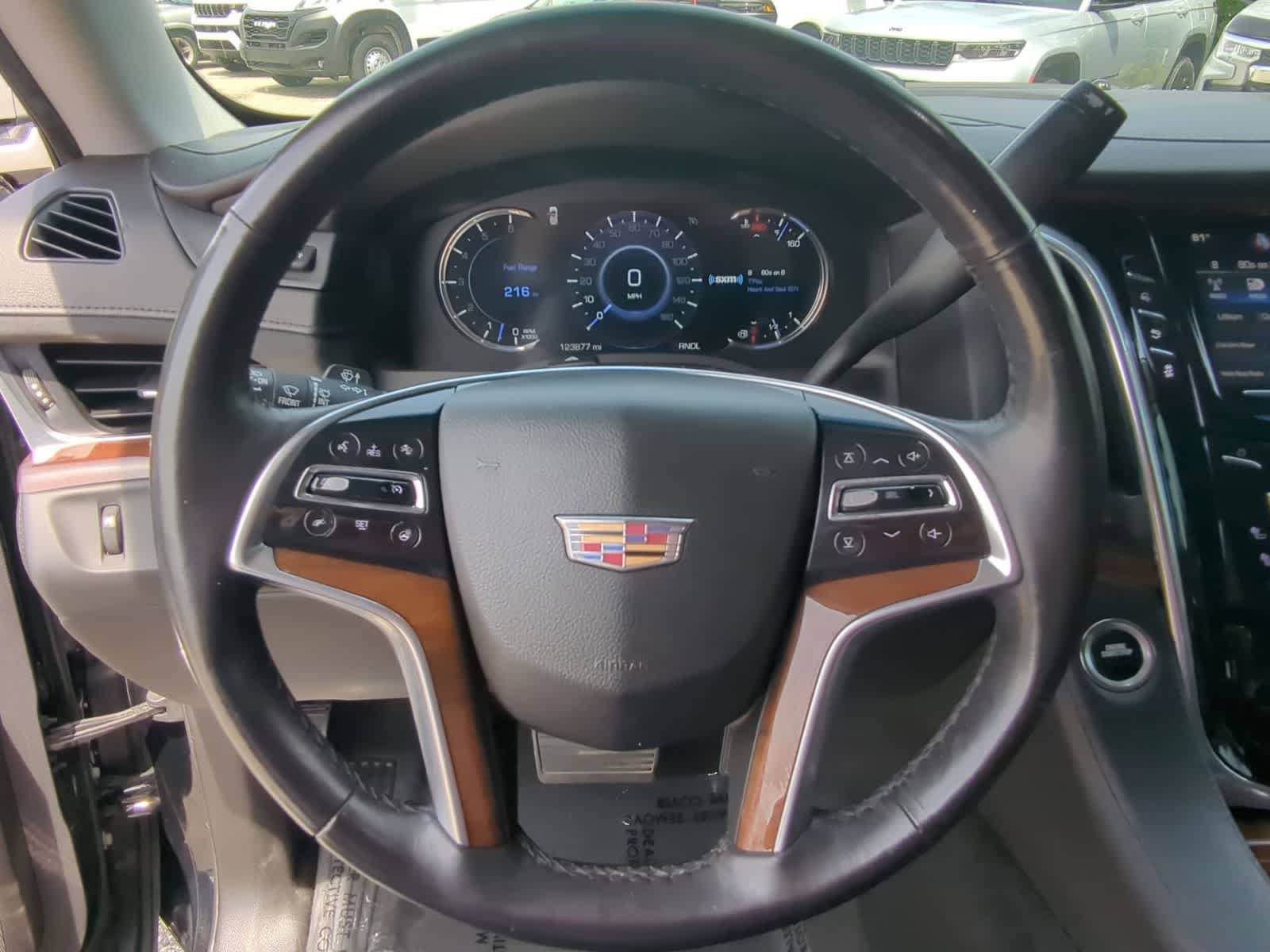 Used 2018 Cadillac Escalade Luxury AWD/4WD image 22