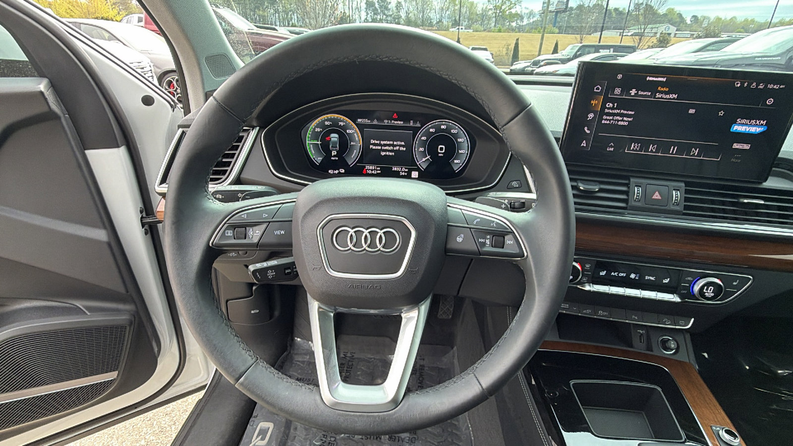 Used 2024 Audi Q5 e Premium Plus w/ Premium Plus Package image 27