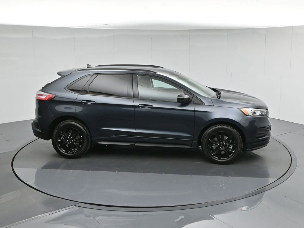 Certified 2022 Ford Edge SE w/ Black Appearance Package image 57