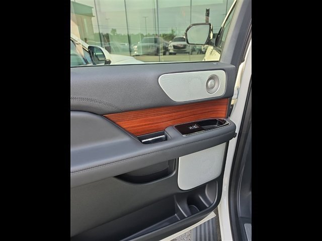 Used 2024 Lincoln Navigator L Reserve AWD/4WD image 26