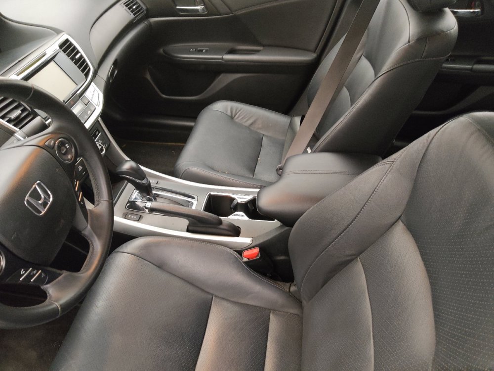 Used 2015 Honda Accord Touring image 17