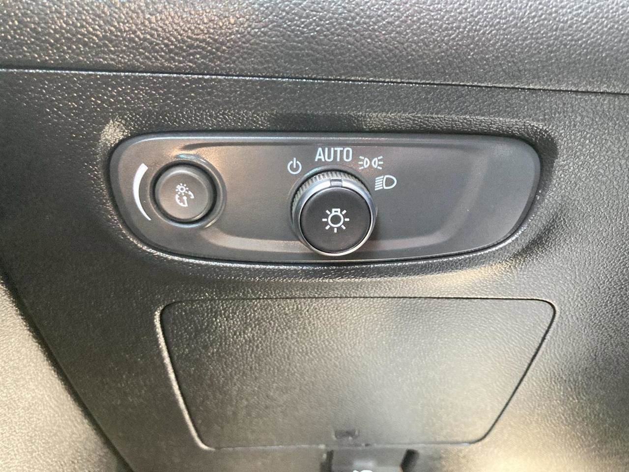 Used 2024 Buick Encore GX Sport Touring w/ Comfort Package image 17