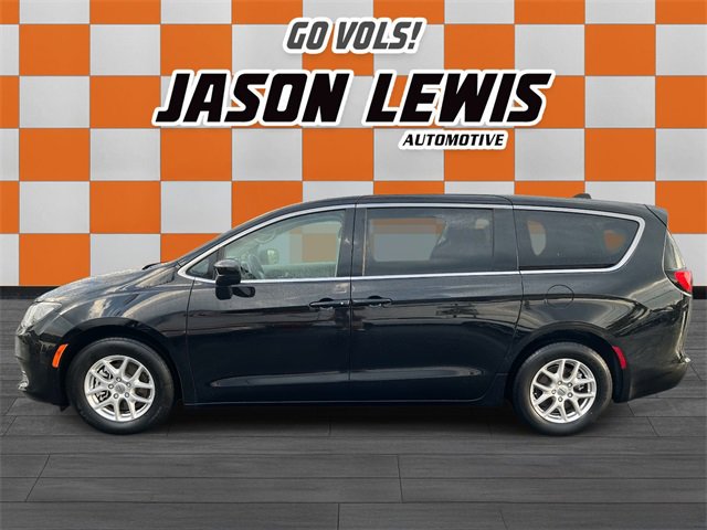 Used 2024 Chrysler Voyager LX image 7