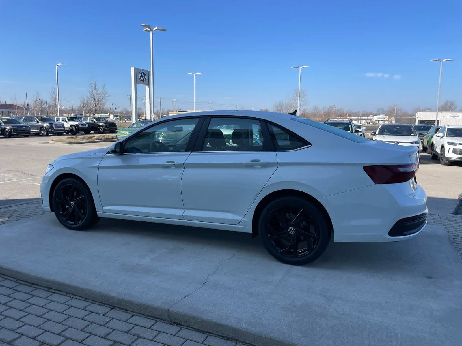 New 2026 Volkswagen Jetta SE FWD image 10