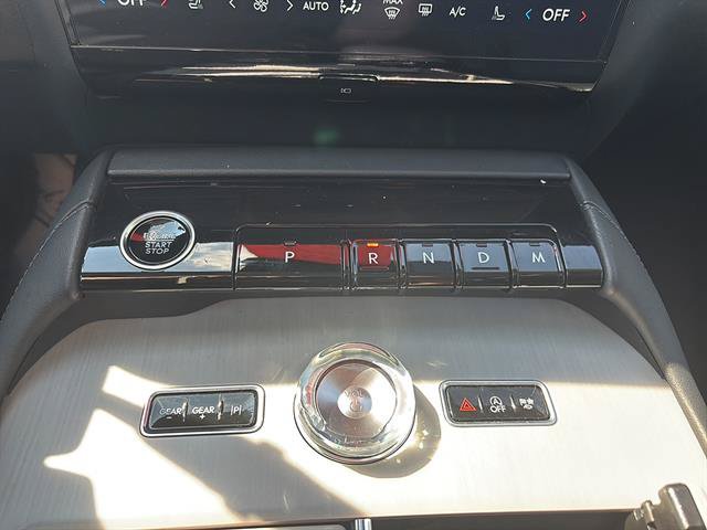 Used 2025 Lincoln Navigator L Reserve AWD/4WD image 24