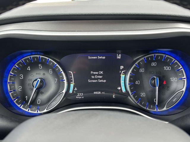 Used 2025 Chrysler Pacifica Select image 19