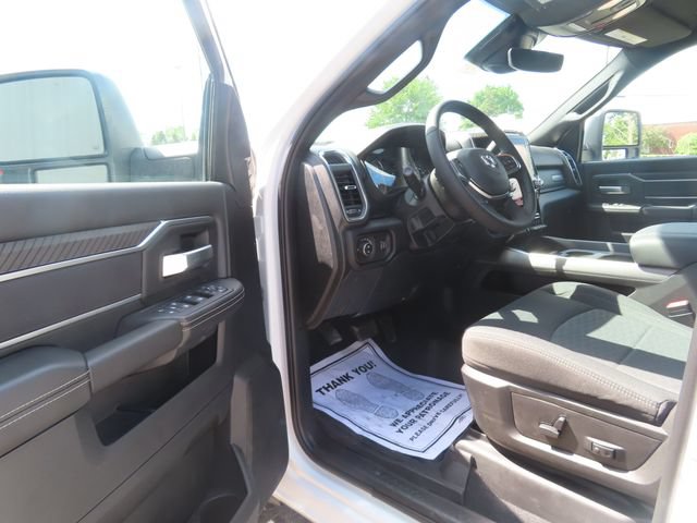 New 2026 RAM 3500 Big Horn AWD/4WD image 17