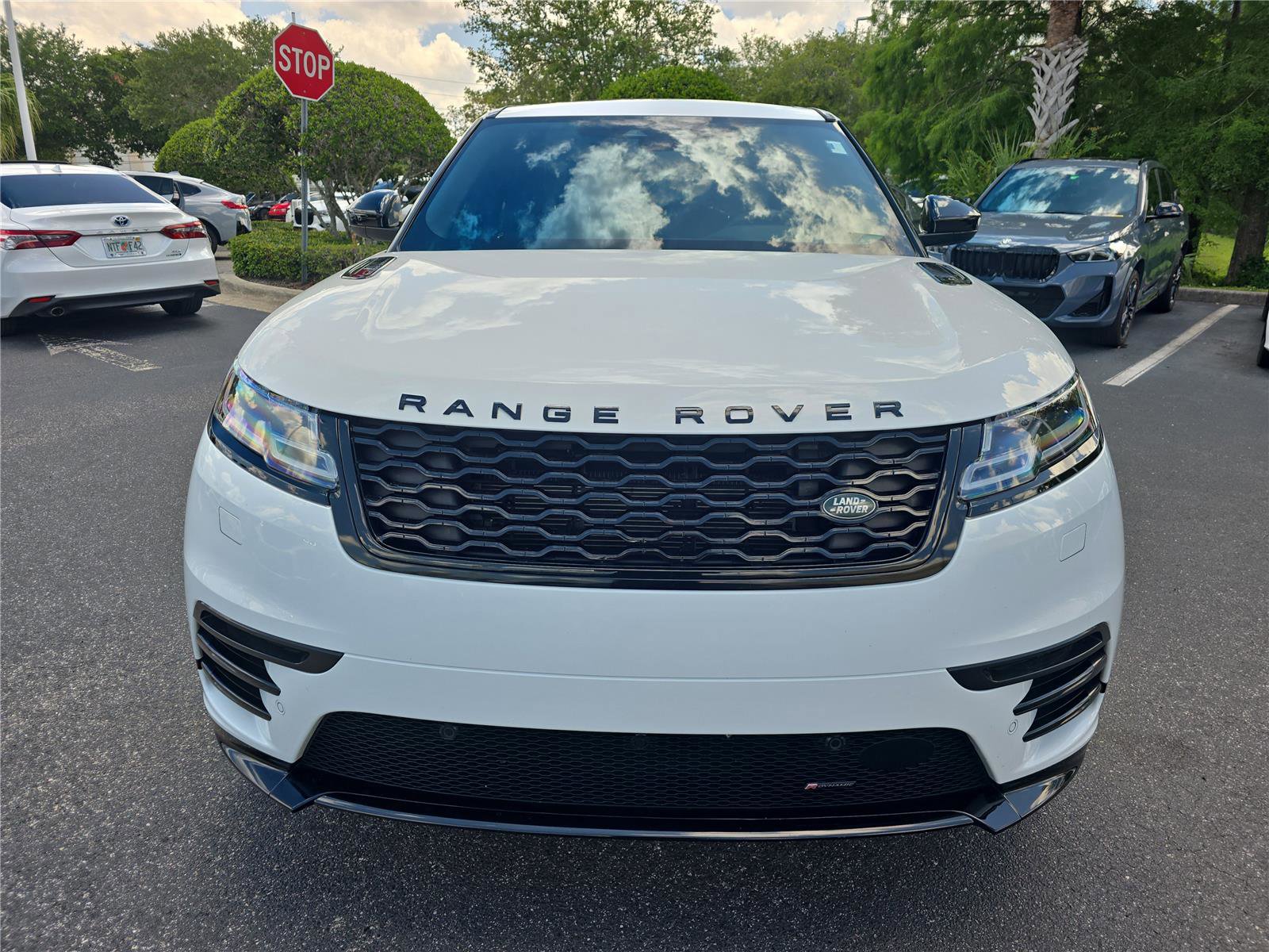 Used 2023 Land Rover Range Rover Velar R-Dynamic S AWD/4WD image 2
