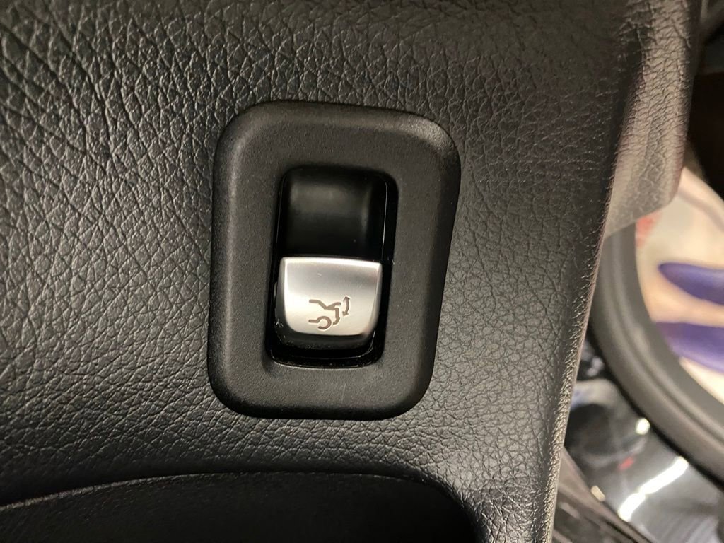 Used 2019 Mercedes-Benz GLC 43 AMG 4MATIC image 38