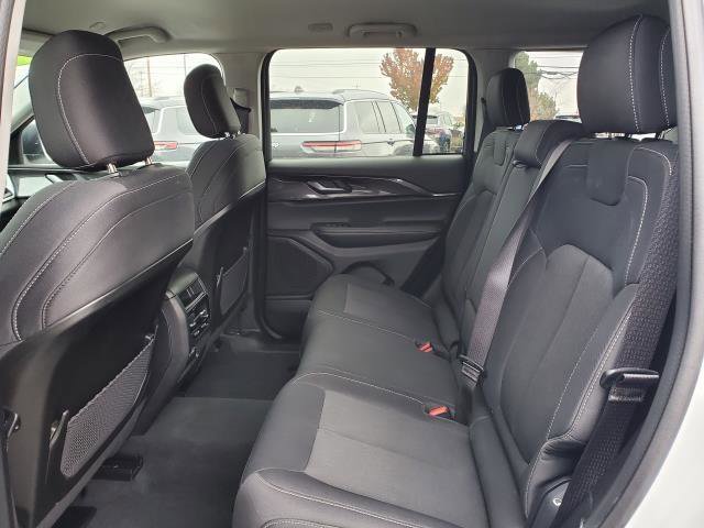 Used 2023 Jeep Grand Cherokee Laredo w/ Luxury Tech Group I image 25