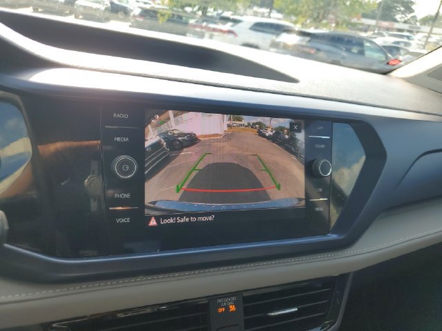 Certified 2024 Volkswagen Taos SE FWD image 29
