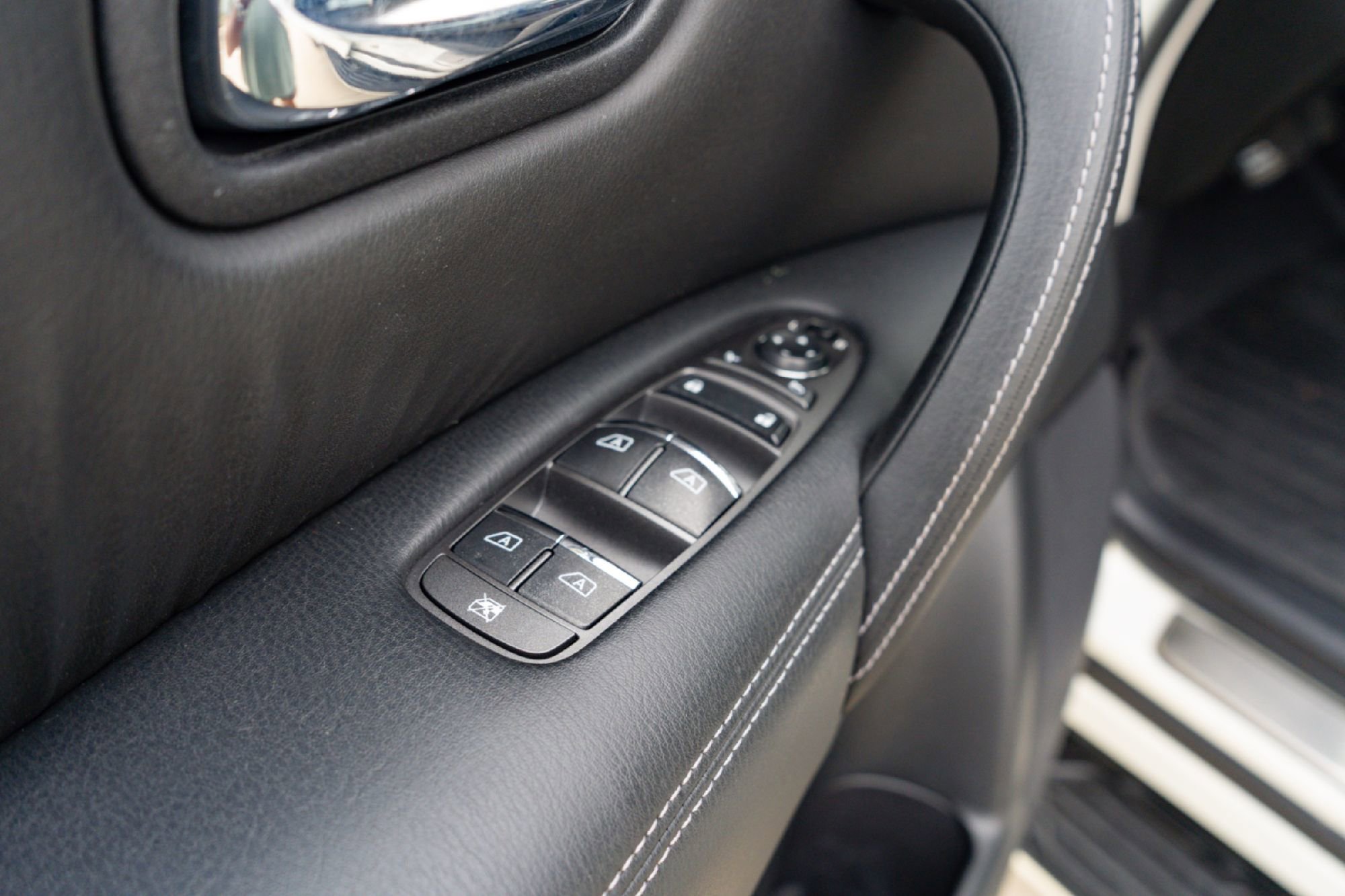 Used 2019 Nissan Armada Platinum AWD/4WD image 19