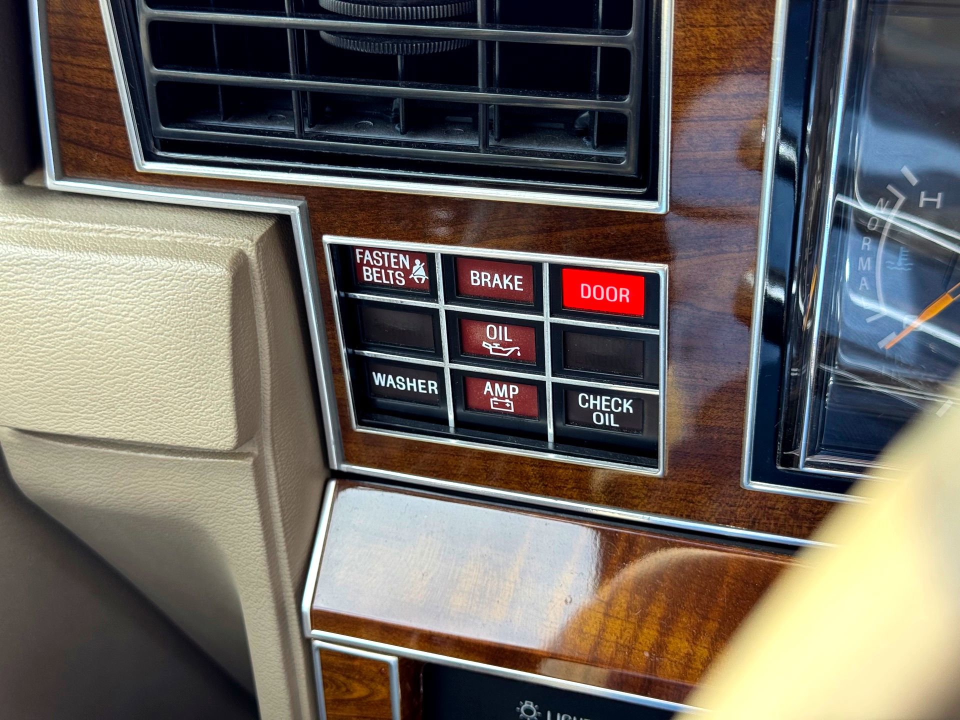 Used 1989 Lincoln Town Car Signature RWD image 21