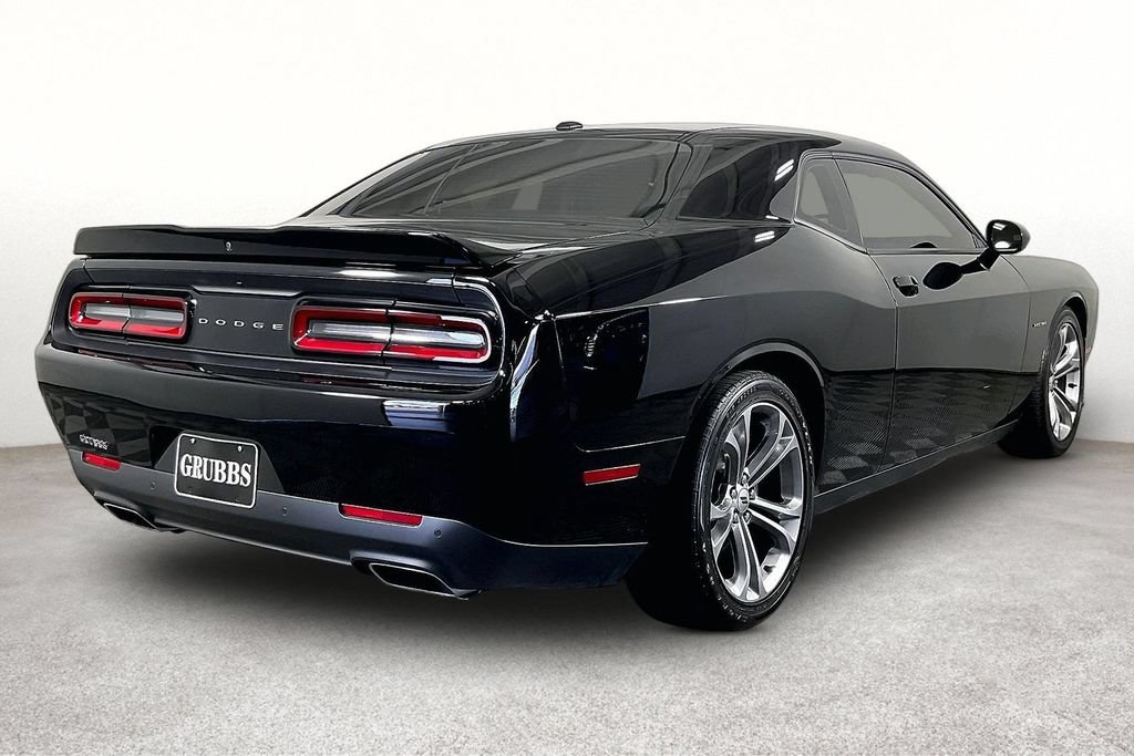Used 2020 Dodge Challenger R/T RWD image 4