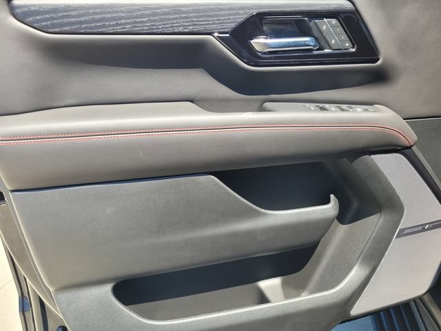 New 2026 GMC Yukon XL AT4 Ultimate AWD/4WD image 15