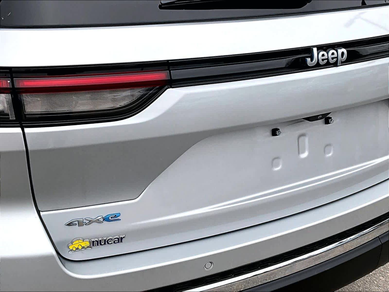 Used 2024 Jeep Grand Cherokee Limited 4xe image 27