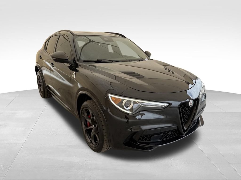 Used 2021 Alfa Romeo Stelvio Quadrifoglio AWD/4WD image 4