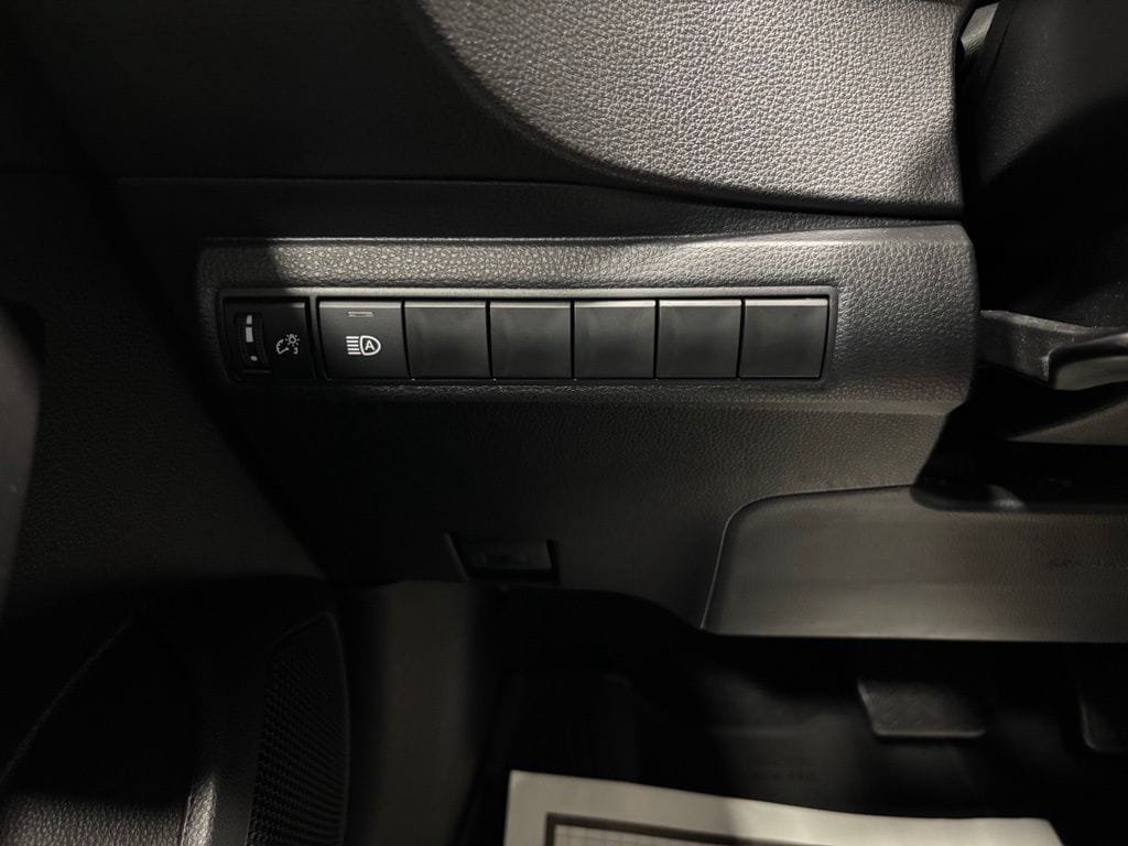 Used 2026 Toyota Corolla SE FWD image 17