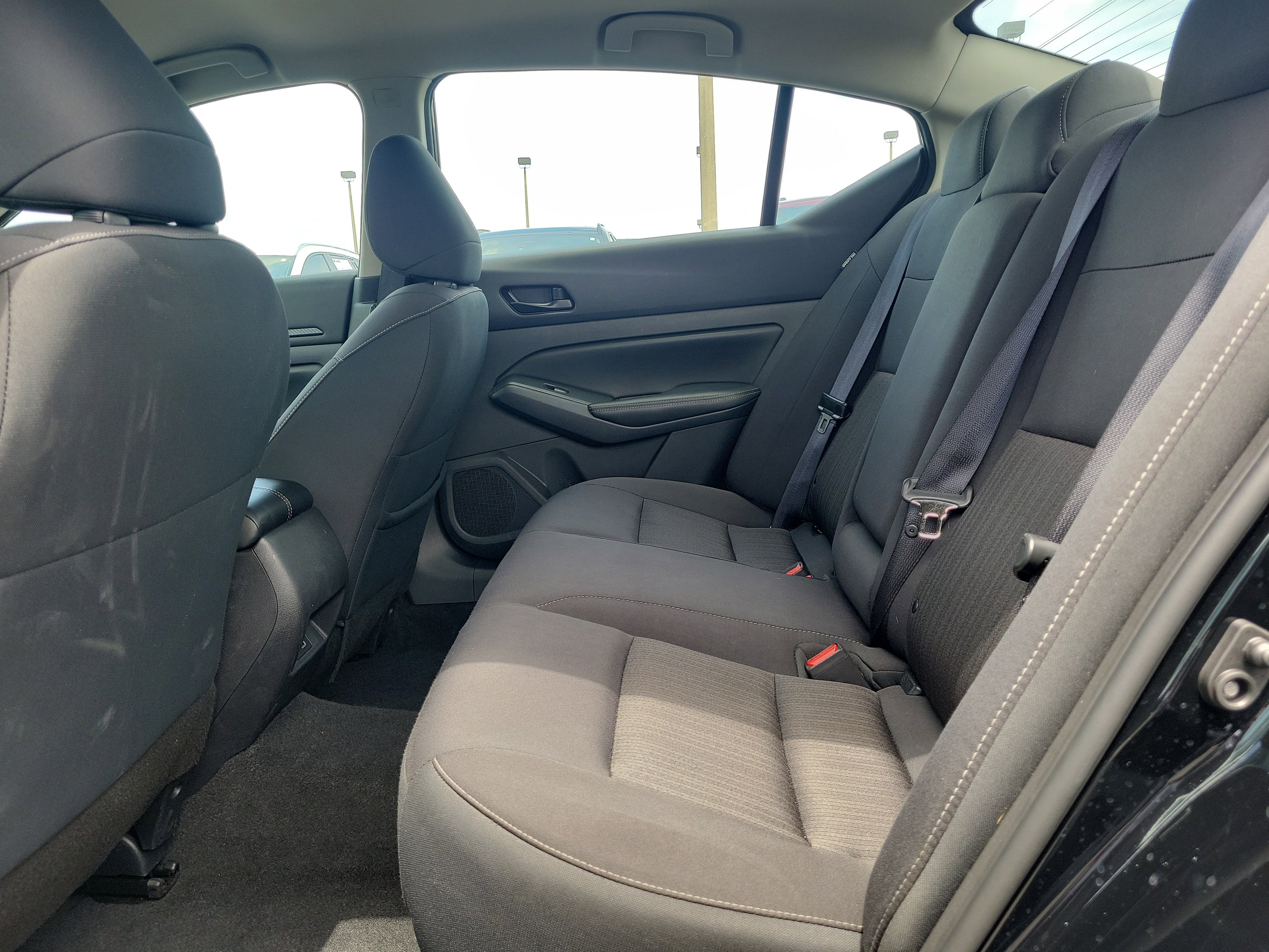 Used 2025 Nissan Altima 2.5 SV FWD image 18