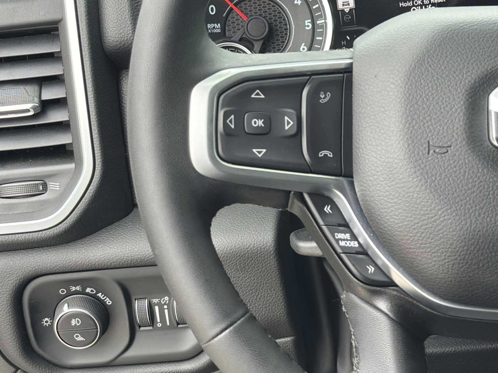 Used 2025 RAM 1500 Big Horn AWD/4WD image 16