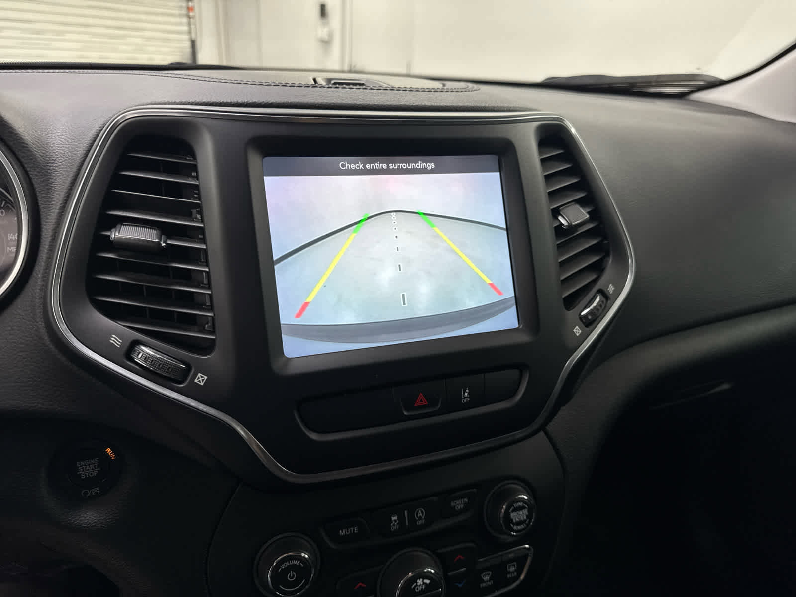 Used 2022 Jeep Cherokee Latitude Lux image 9