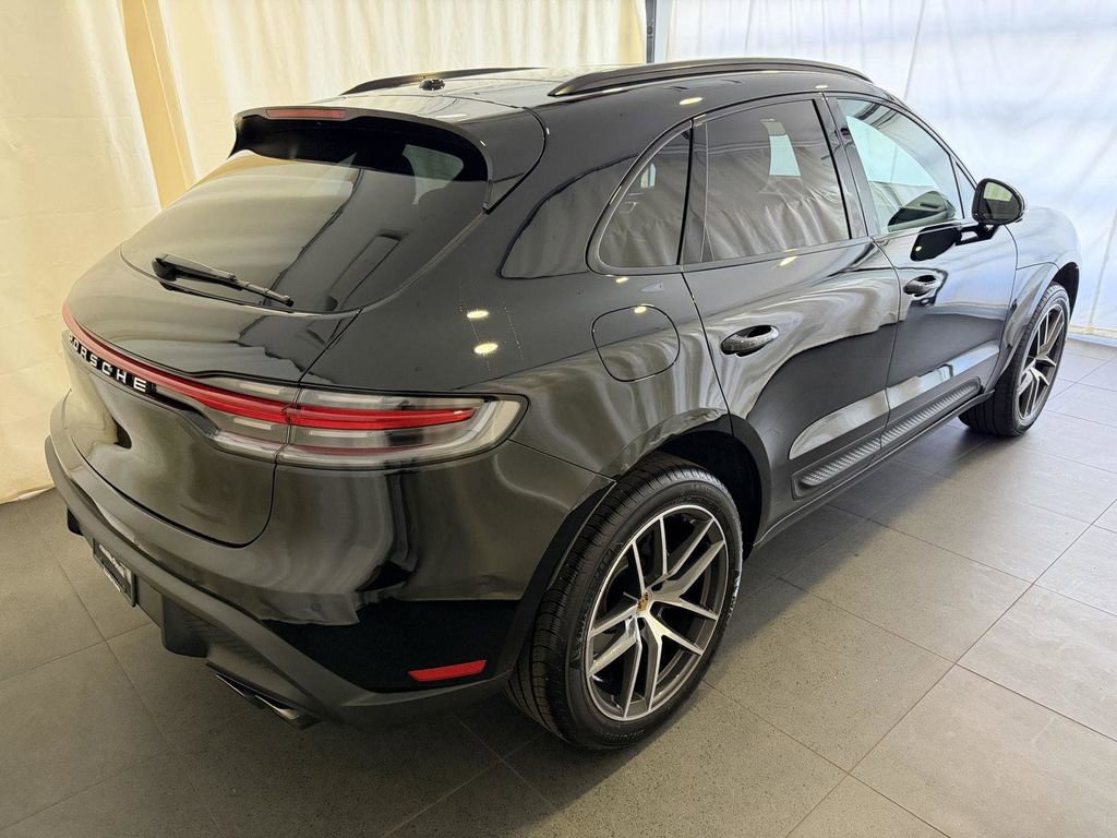 Used 2026 Porsche Macan AWD/4WD image 9