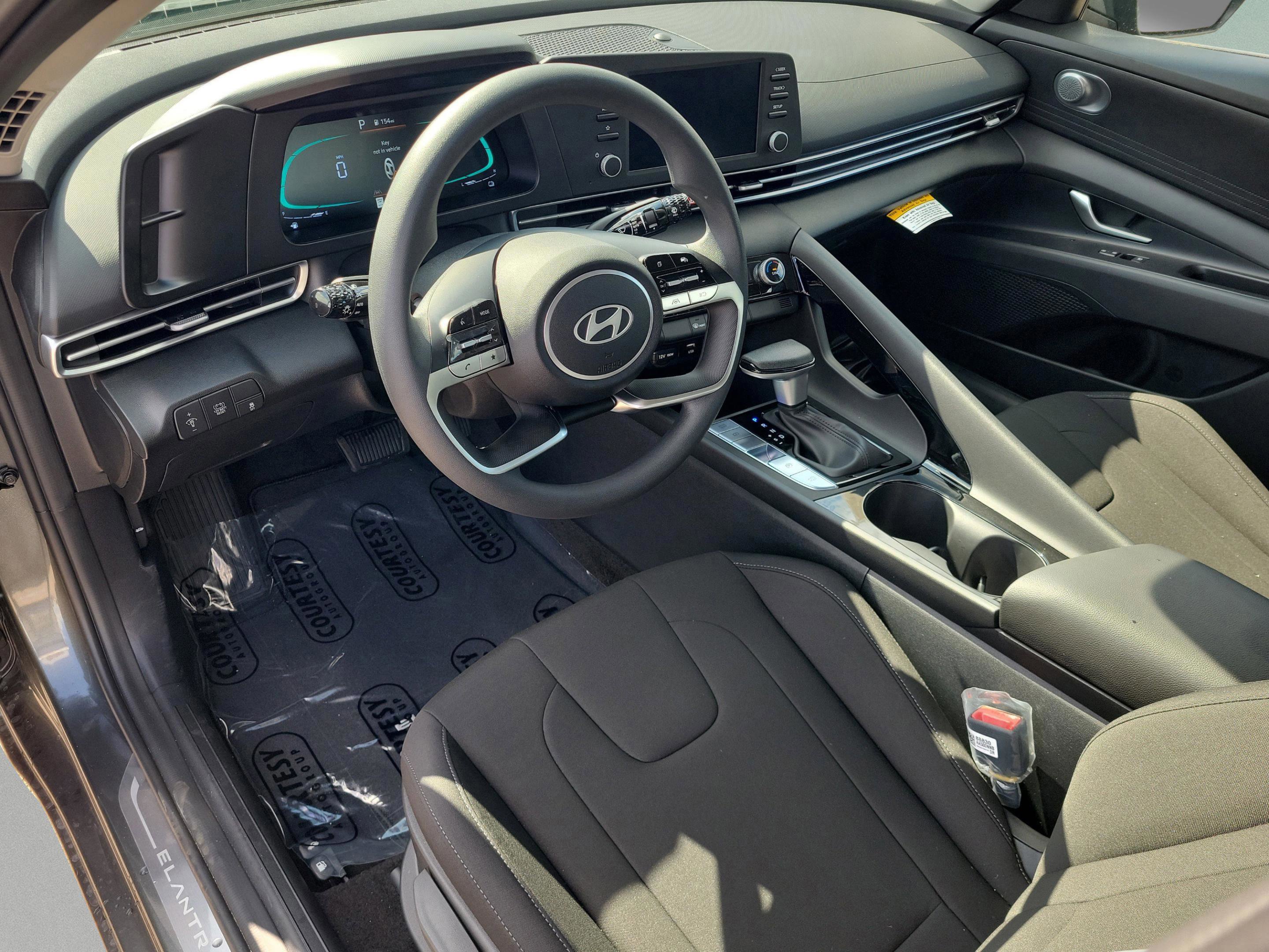 New 2026 Hyundai Elantra Blue image 25